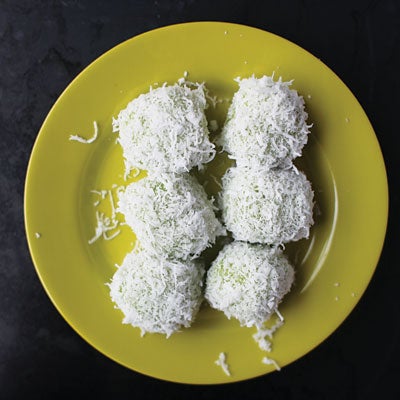 httpswww.saveur.comsitessaveur.comfilesimport20142014-05recipe-pandan-palm-sugar-and-coconut-dumplings-400×400-i166.jpg