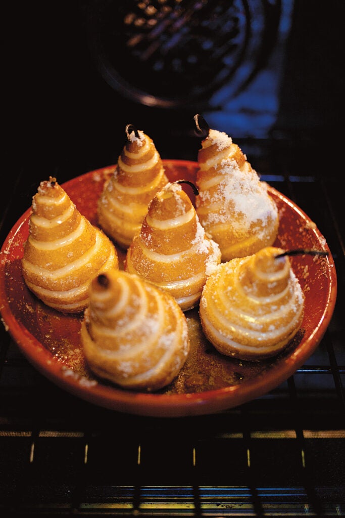 Roasted sugar-glazed pears