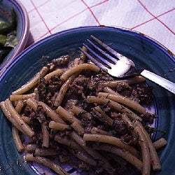 httpswww.saveur.comsitessaveur.comfilesimport2007images2007-06125-18_Ziti_with_sausage_and_fennel_250.jpg