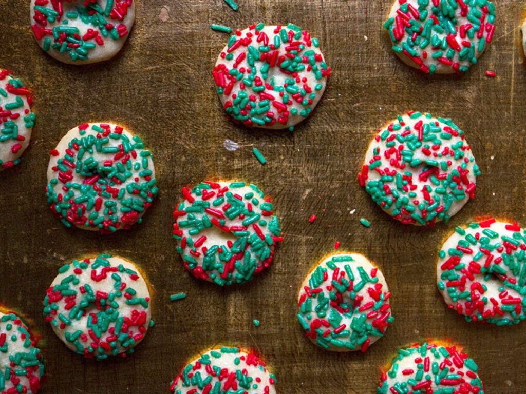 MEXICAN BUTTER COOKIES WITH SPRINKLES (GALLETAS CON CHOCHITOS)