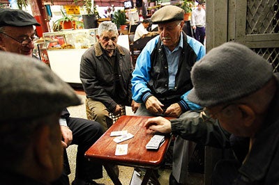 httpswww.saveur.comsitessaveur.comfilesimport2009images2009-125-playing-cards-on-arthur-ave400.jpg
