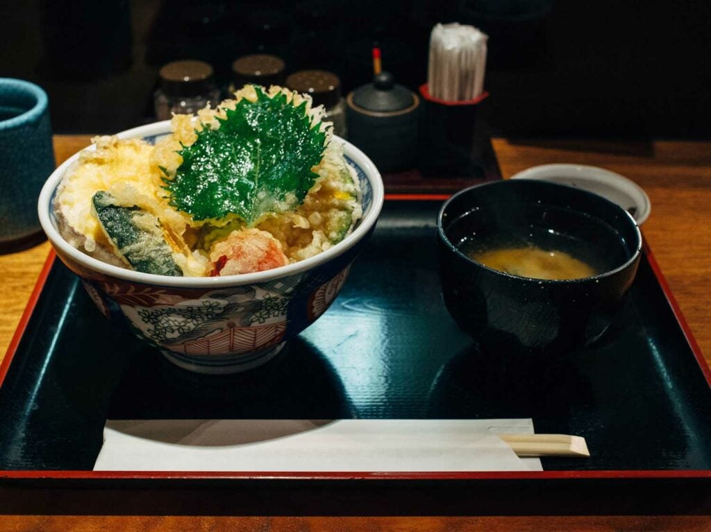Keyaki’s yasai tendon (vegetable tempura bowl)